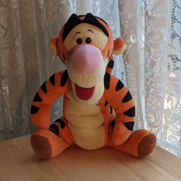 Fisher Price Love To Hug Talking Tigger from Winnie the Pooh & Friends - Picture 10 of 12